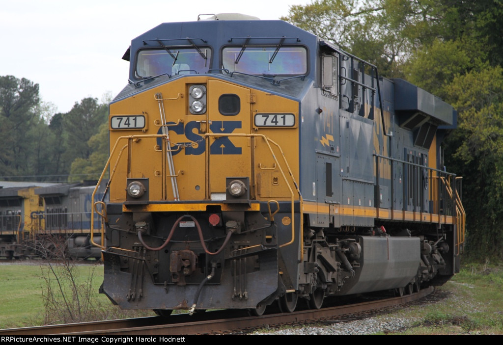 CSX 741 sits in the wye with other units